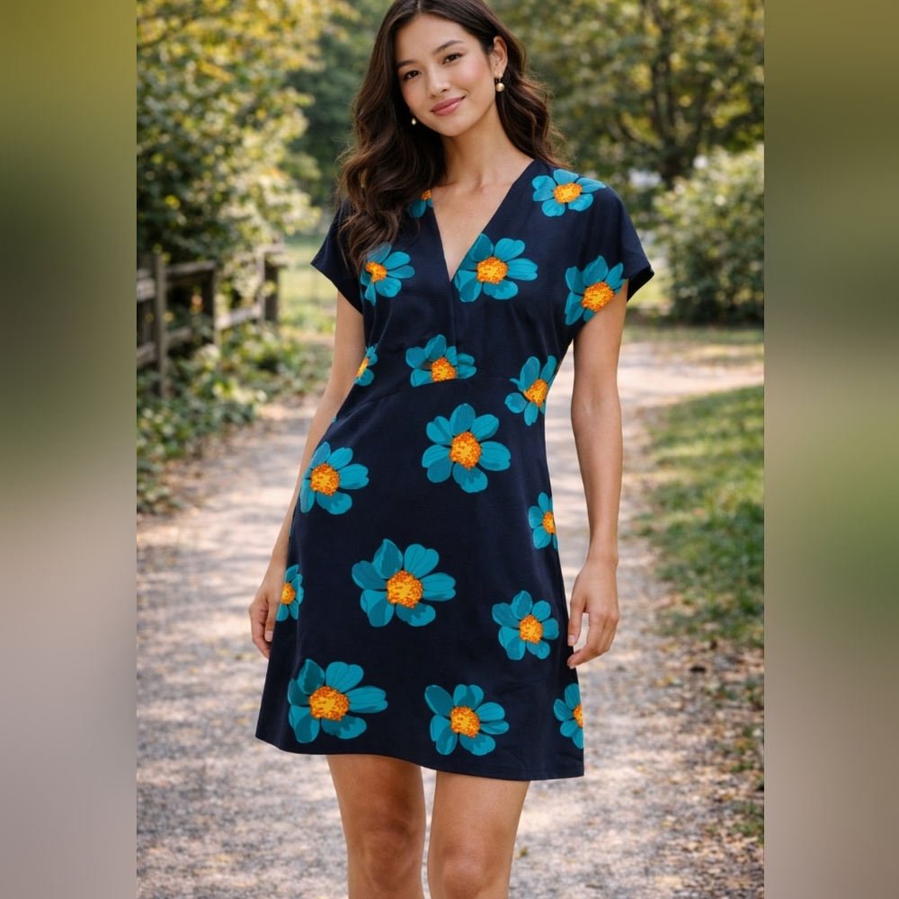🏳️‍🌈LIKE NEW- Cheery Short-Sleeved Shift Dress (0124)